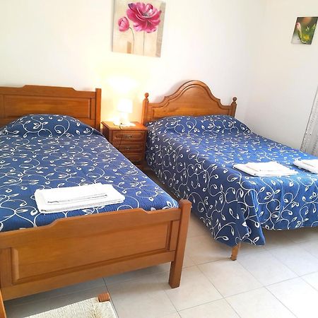 Pacheco'S Guesthouse Lagos Bagian luar foto