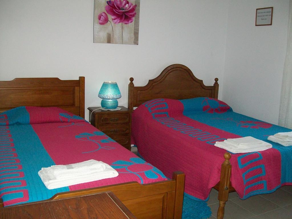 Pacheco'S Guesthouse Lagos Bagian luar foto