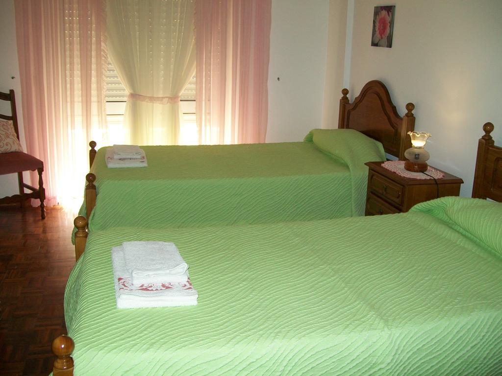 Pacheco'S Guesthouse Lagos Bagian luar foto